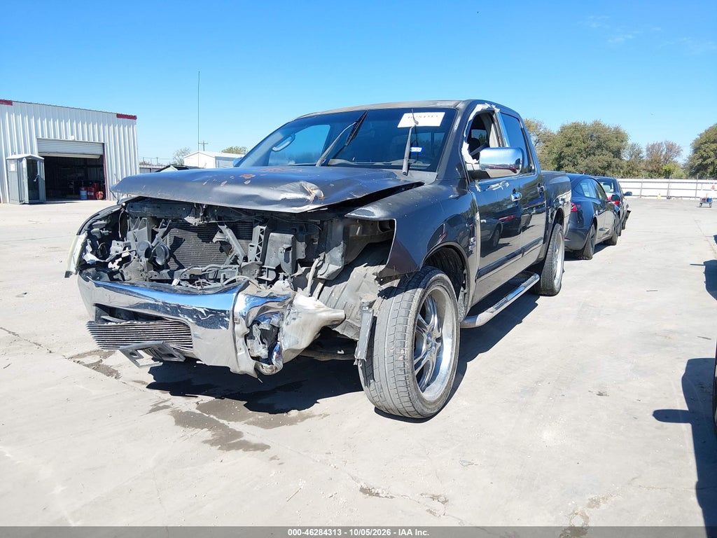 2004 Nissan Titan SE photo 2