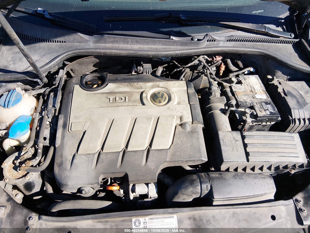 2011 Volkswagen Jetta Sportwagen 2.0L TDI photo 10