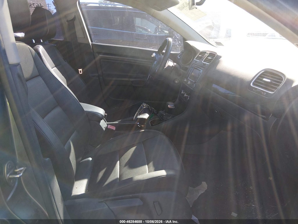 2011 Volkswagen Jetta Sportwagen 2.0L TDI photo 5