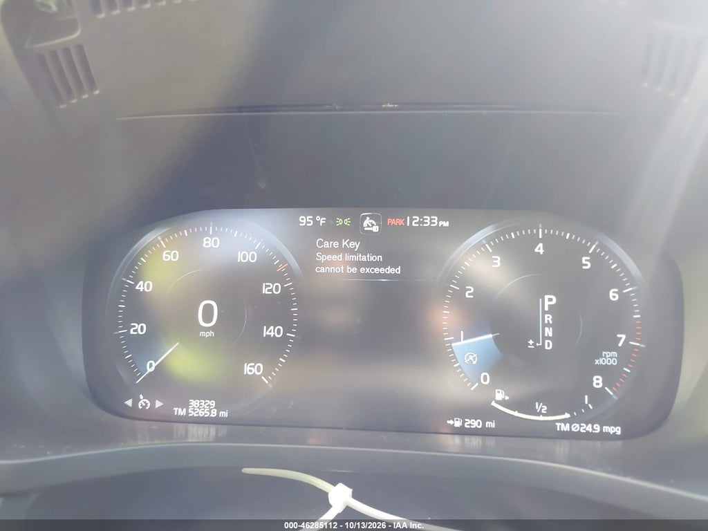 2021 Volvo XC60 T6 Momentum photo 7