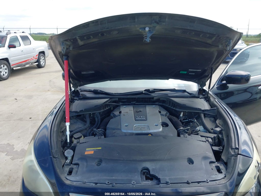 2011 Infiniti M37 photo 10
