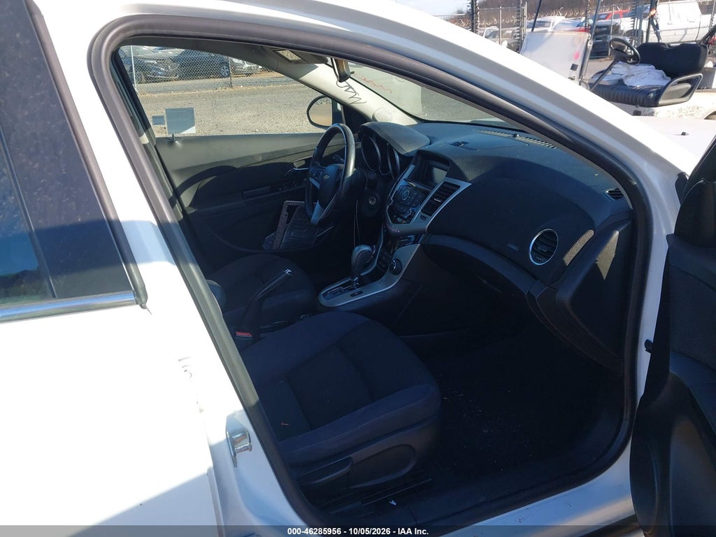 2013 Chevrolet Cruze 1LT Auto photo 5