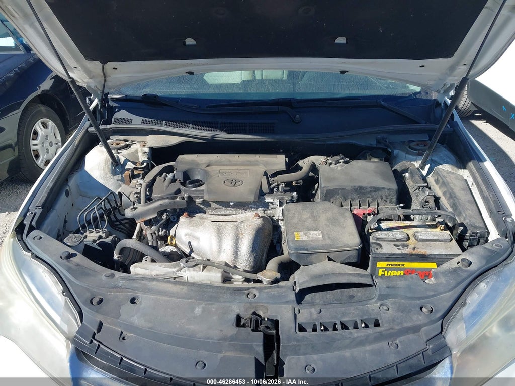 2015 Toyota Camry LE photo 10