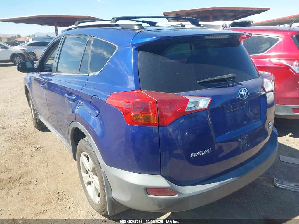 2015 Toyota RAV4 XLE photo 3