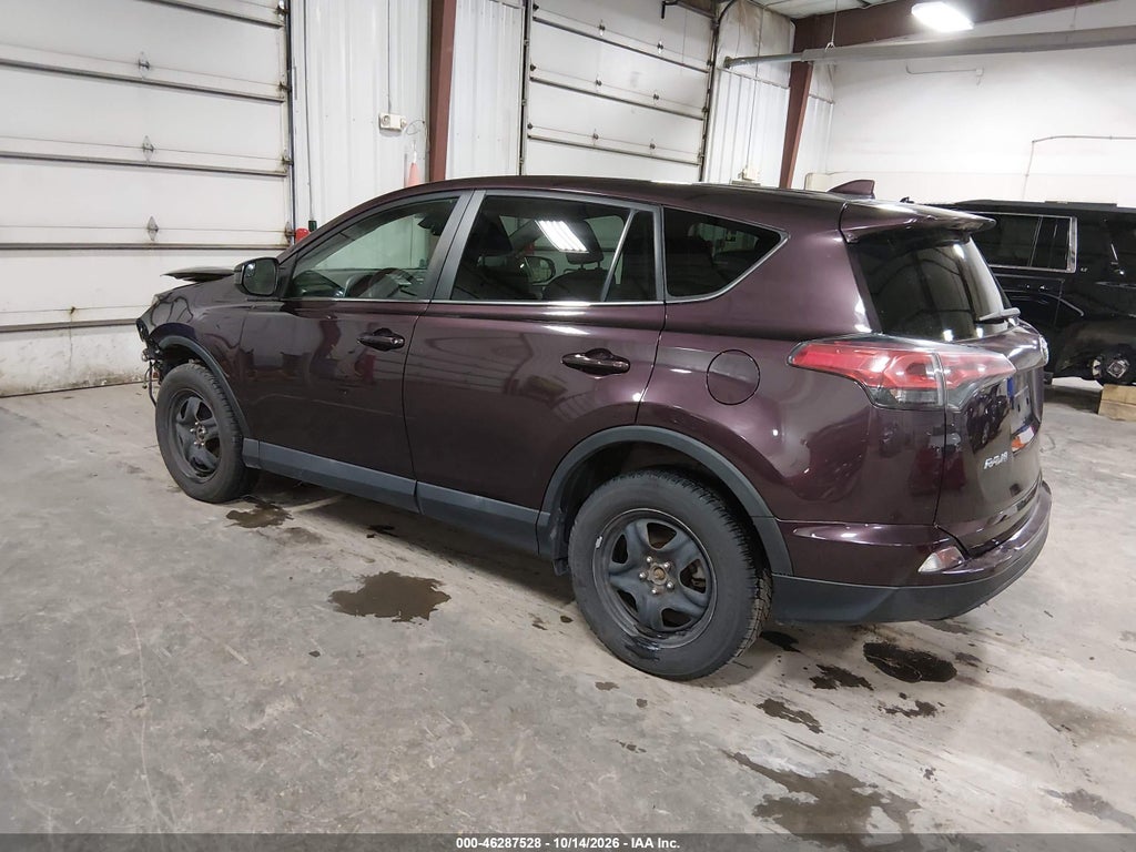 2018 Toyota RAV4 LE photo 3