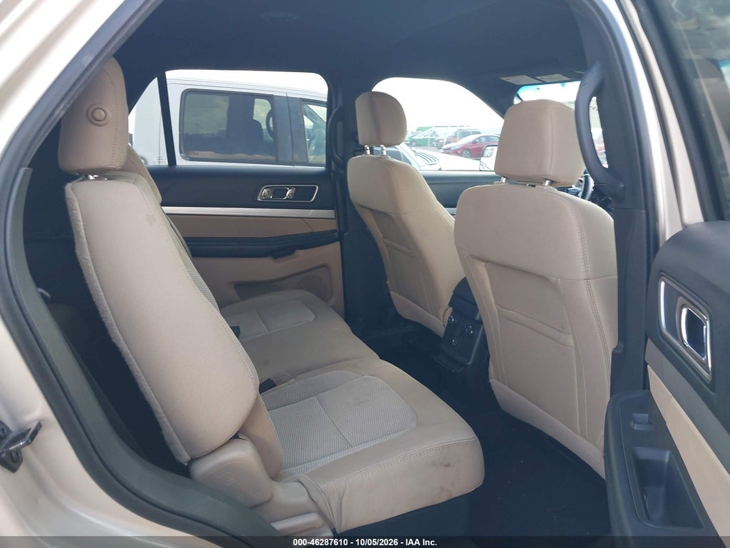 2017 Ford Explorer XLT photo 8