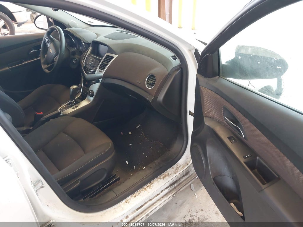 2015 Chevrolet Cruze 1LT Auto photo 5