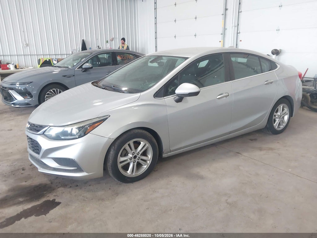 2016 Chevrolet Cruze LT Auto photo 2