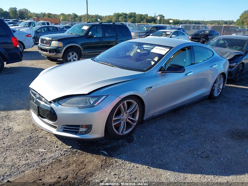2013 Tesla Model S photo 2