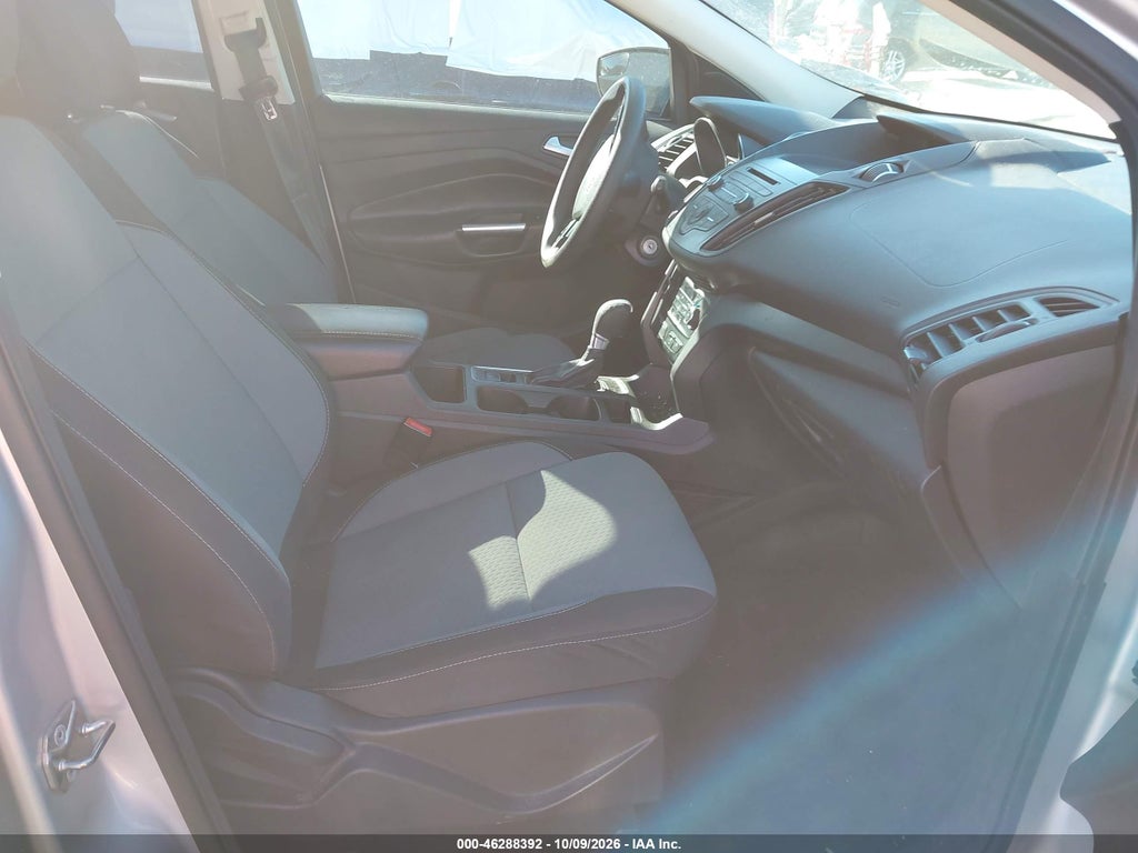 2017 Ford Escape SE photo 5