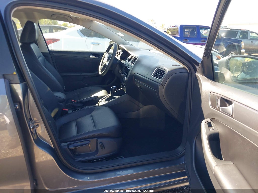 2014 Volkswagen Jetta 1.8T SE photo 5