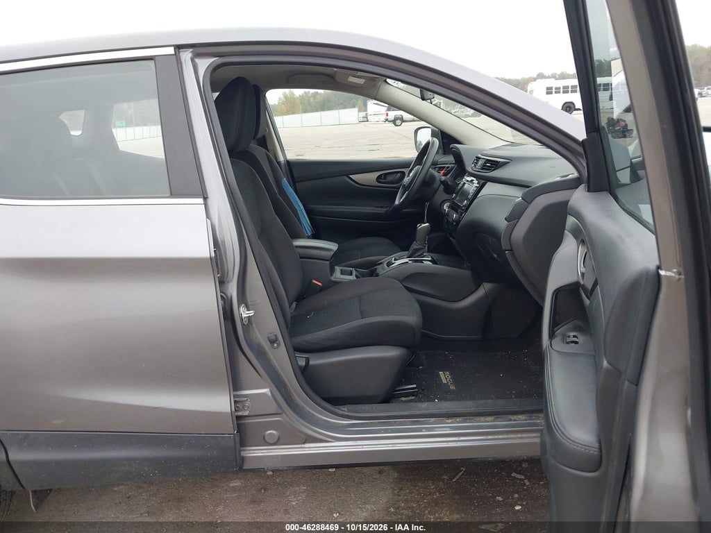 2019 Nissan Rogue Sport S photo 5