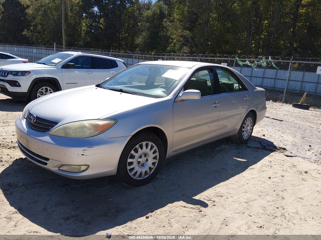 2004 Toyota Camry LE/XLE/SE photo 2