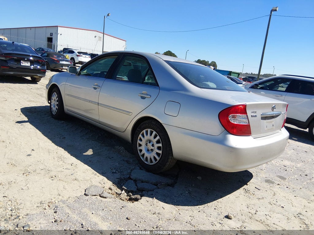 2004 Toyota Camry LE/XLE/SE photo 3
