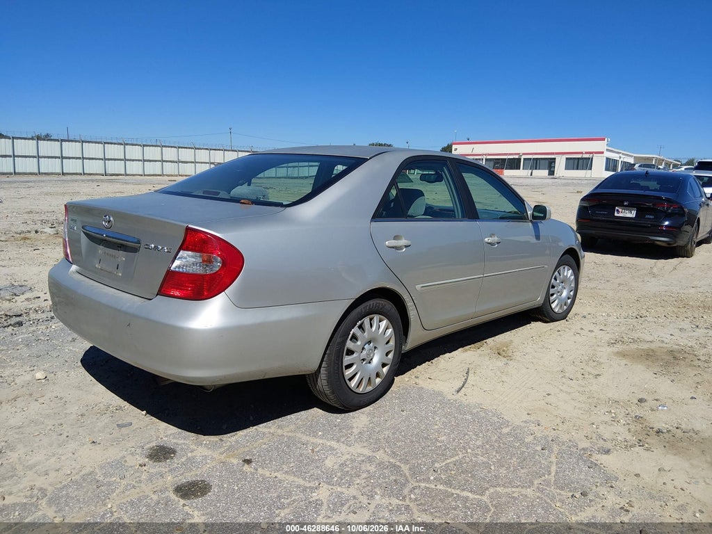 2004 Toyota Camry LE/XLE/SE photo 4