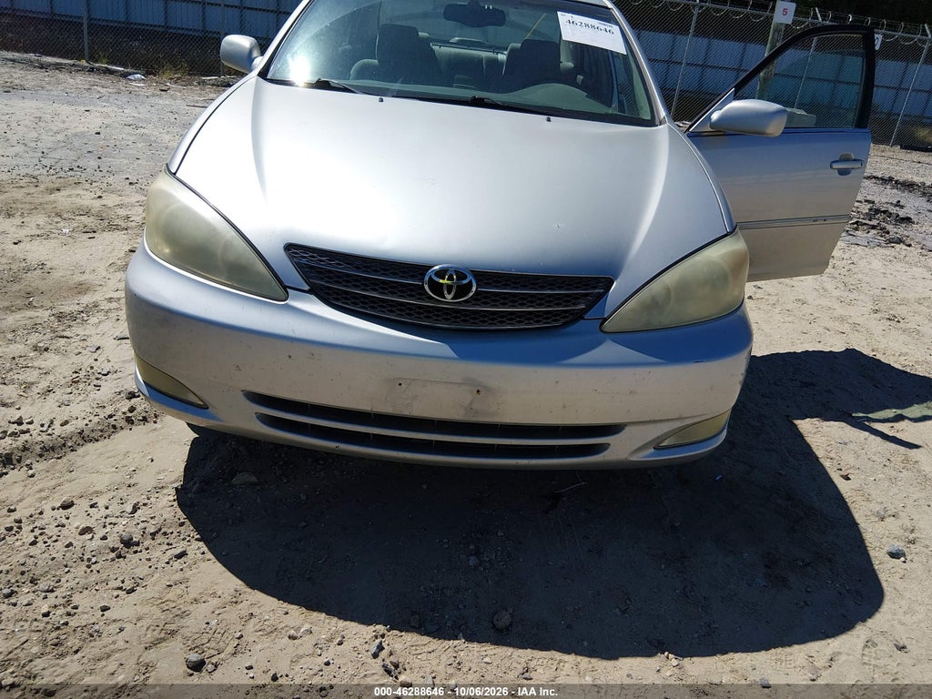 2004 Toyota Camry LE/XLE/SE photo 6