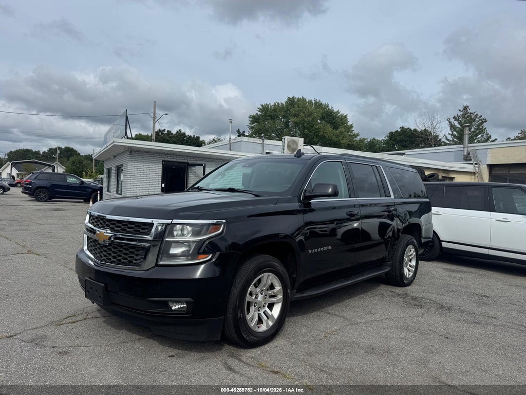 2020 Chevrolet Suburban 4WD LT photo 2