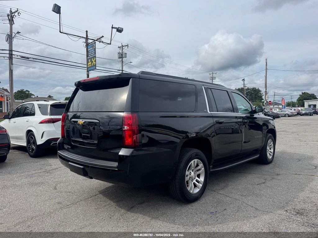 2020 Chevrolet Suburban 4WD LT photo 4
