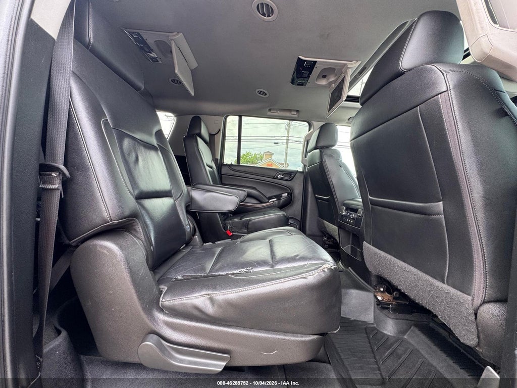 2020 Chevrolet Suburban 4WD LT photo 6