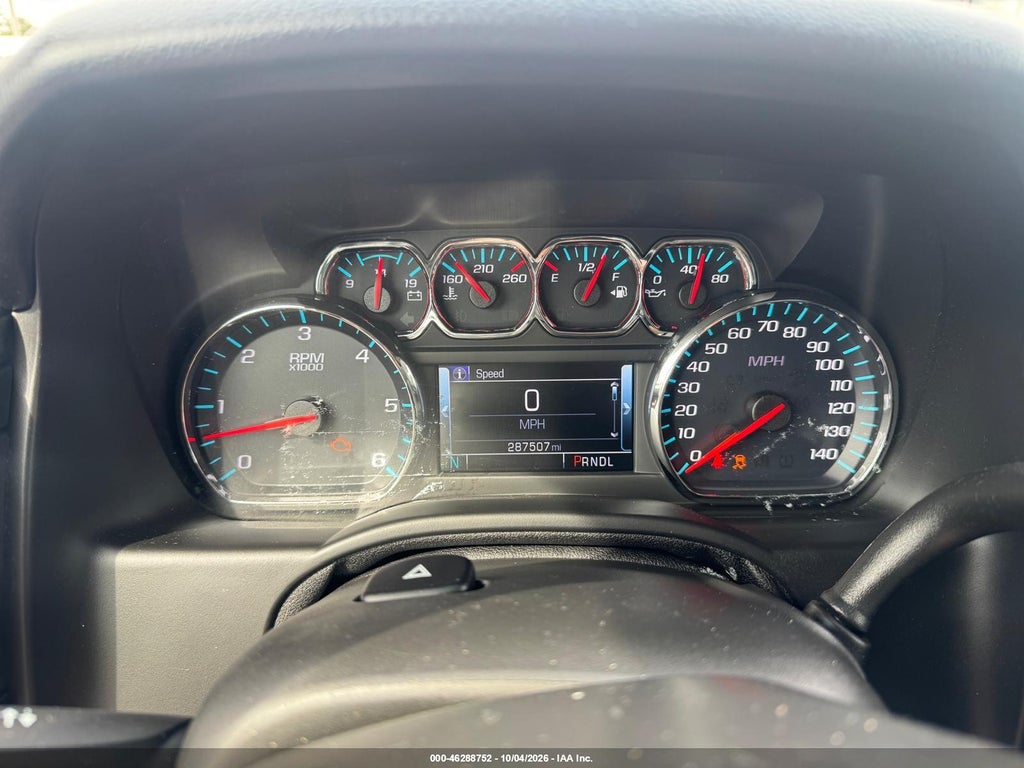 2020 Chevrolet Suburban 4WD LT photo 7