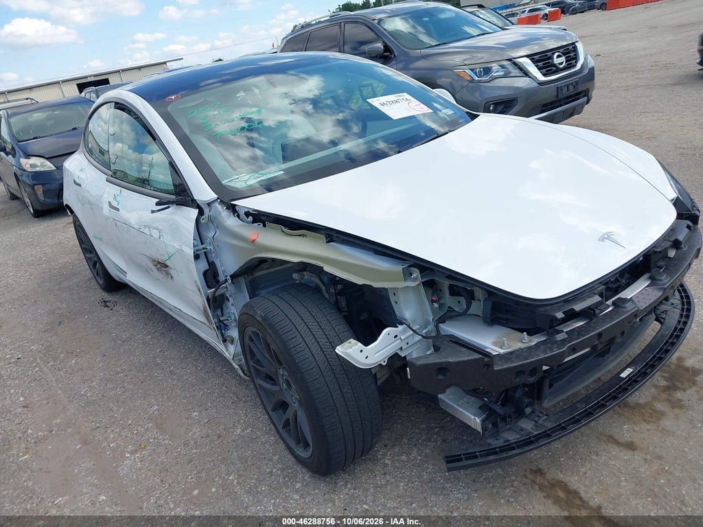 TESLA MODEL 3 2024