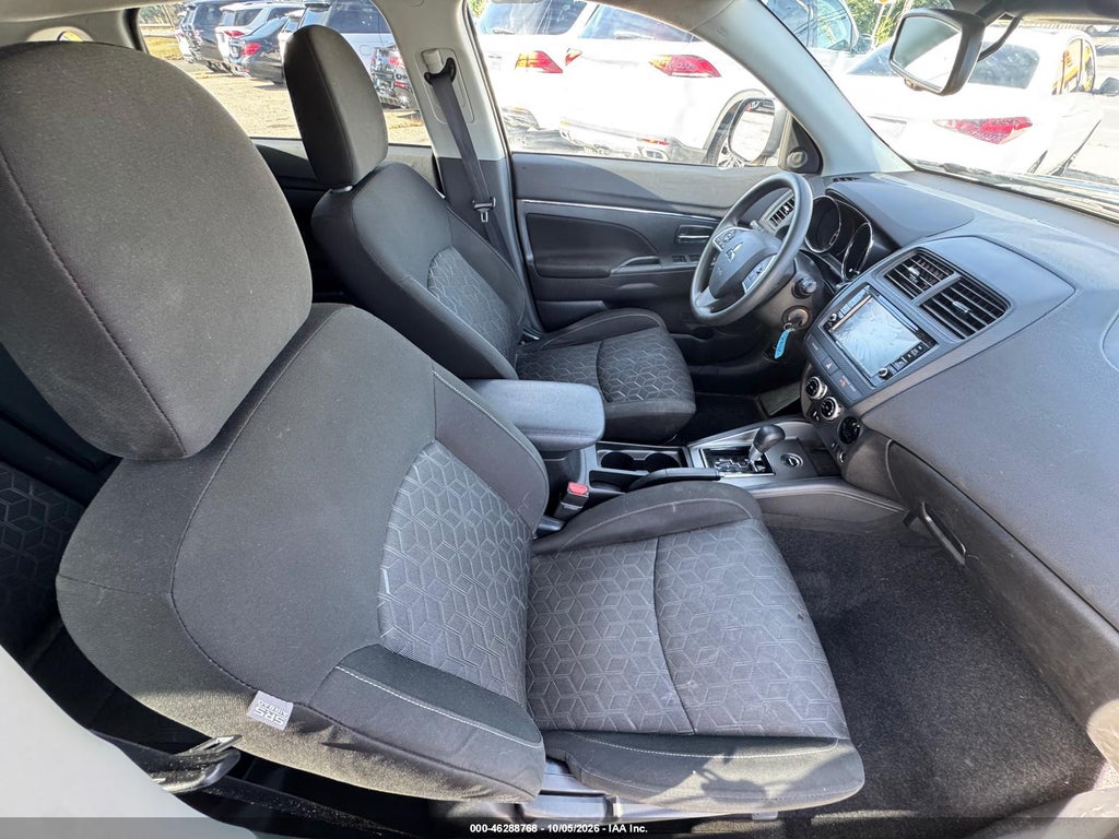 2023 Mitsubishi Outlander Sport 2.0 ES AWC photo 5