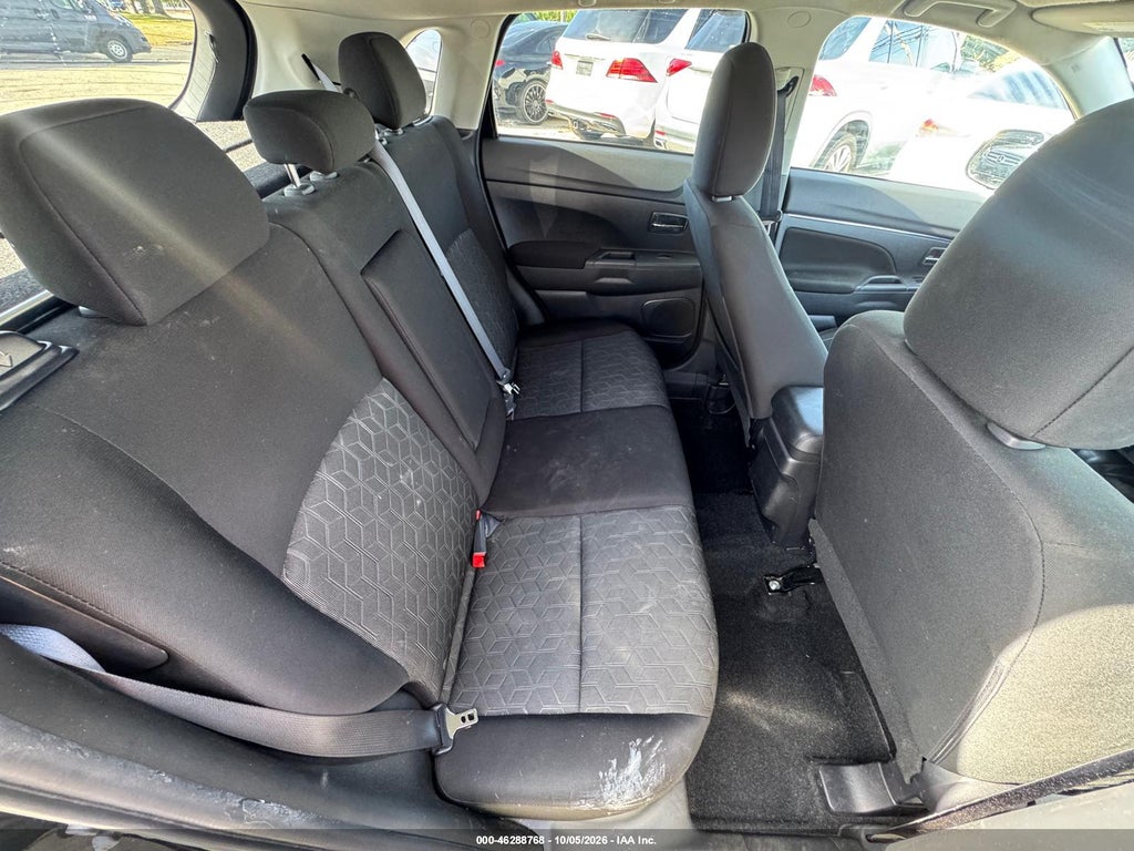 2023 Mitsubishi Outlander Sport 2.0 ES AWC photo 6