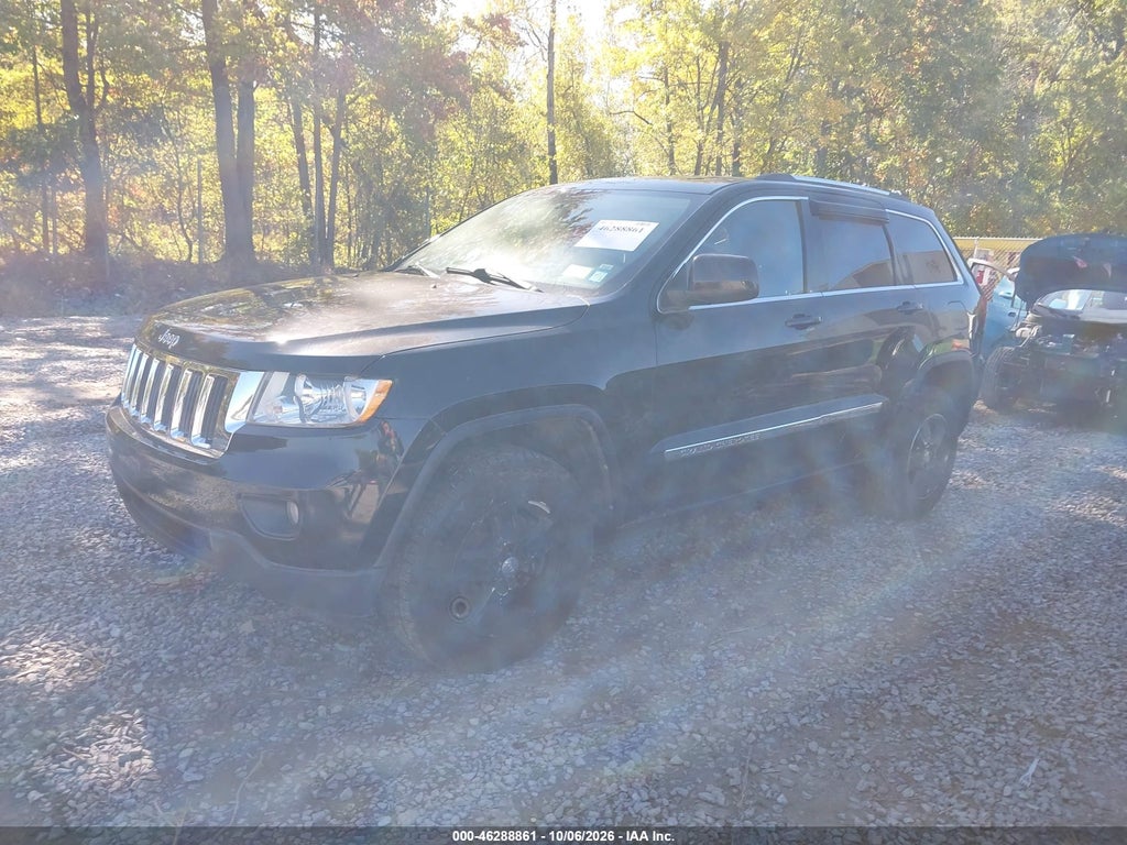 2013 Jeep Grand Cherokee Laredo photo 2
