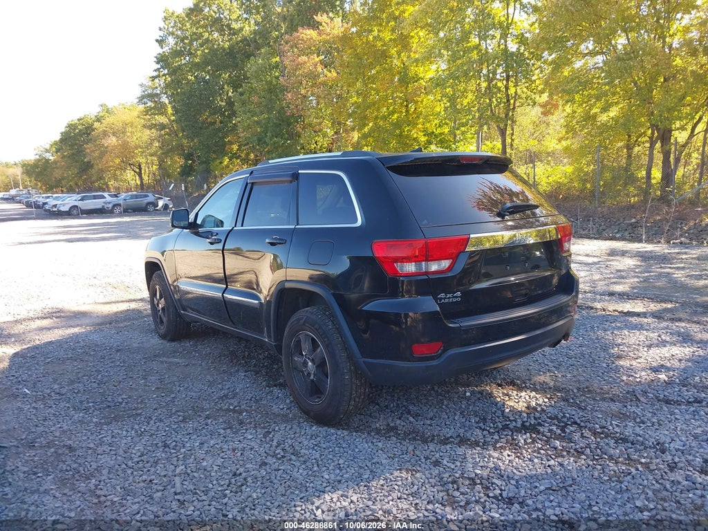 2013 Jeep Grand Cherokee Laredo photo 3