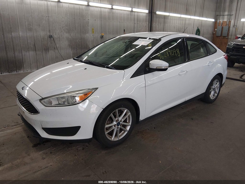 2015 Ford Focus SE photo 2