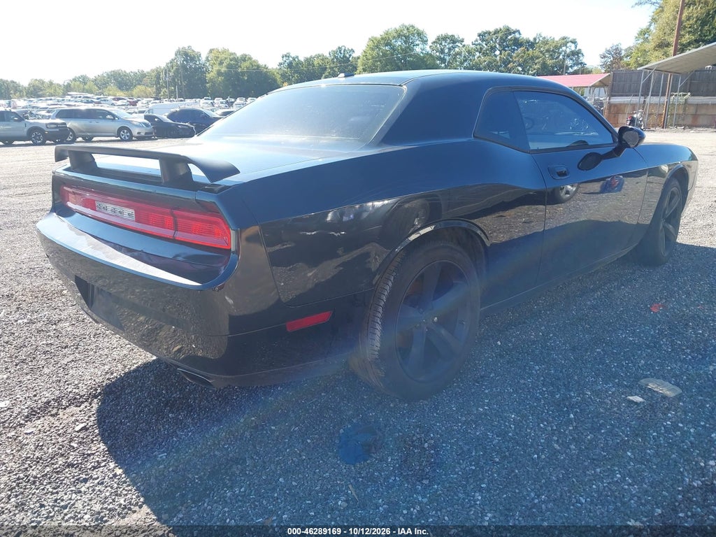 2009 Dodge Challenger SE photo 4