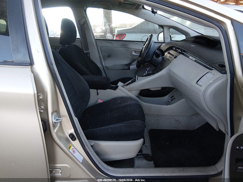 2011 Toyota Prius TWO photo 5