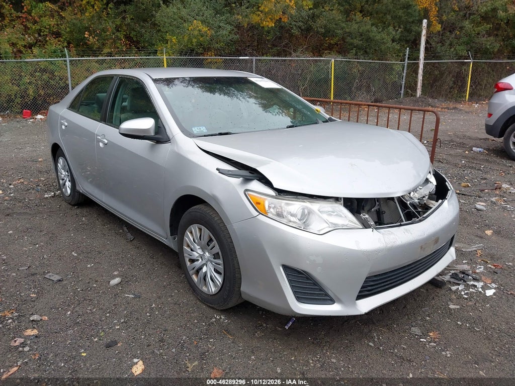 2012 Toyota Camry LE photo 1
