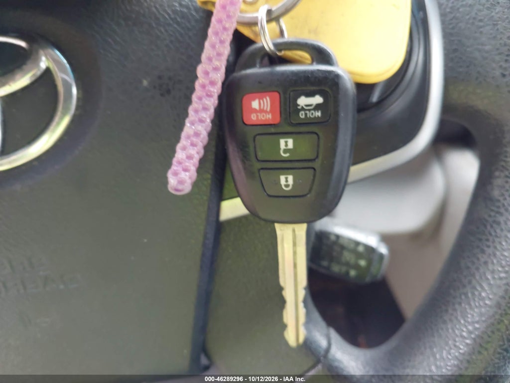2012 Toyota Camry LE photo 11