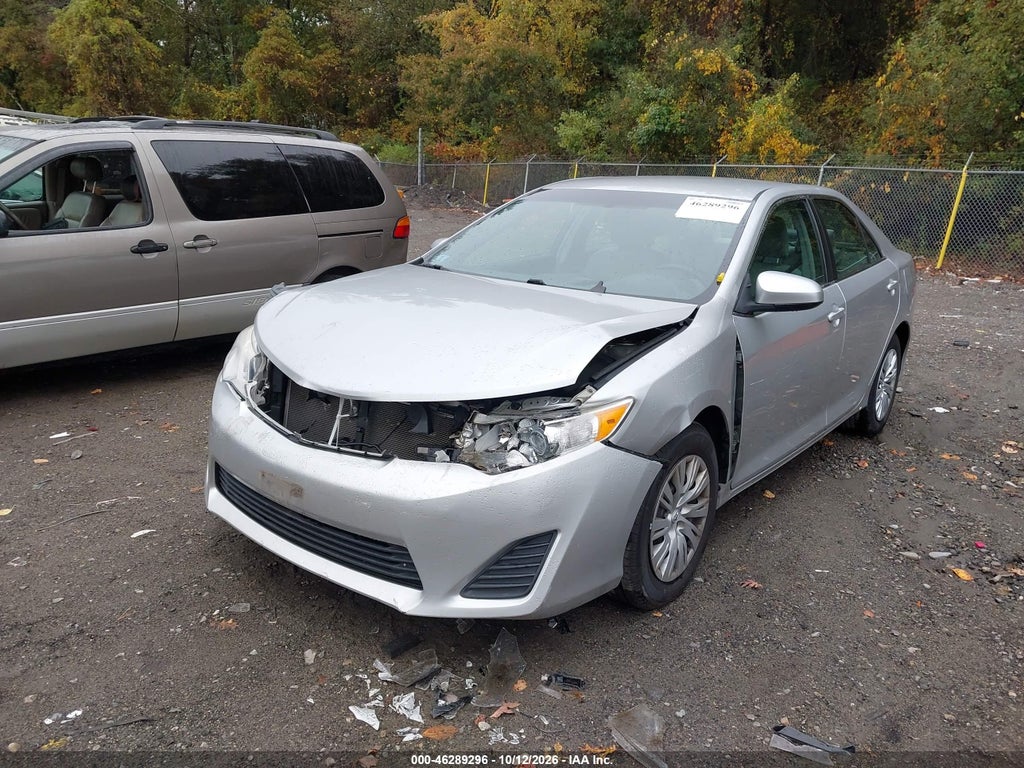 2012 Toyota Camry LE photo 2
