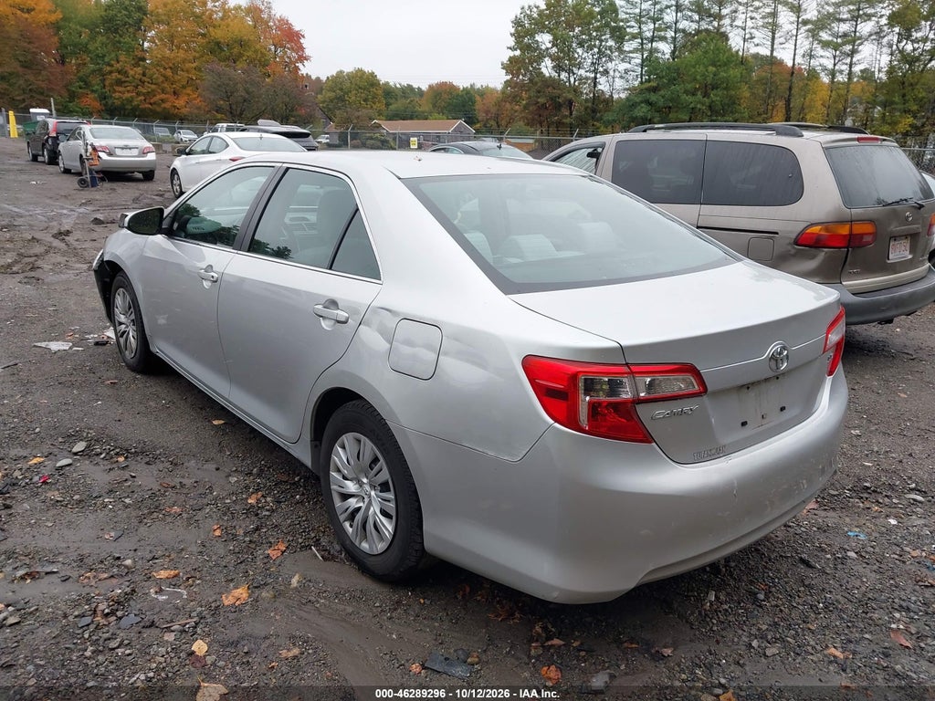 2012 Toyota Camry LE photo 3