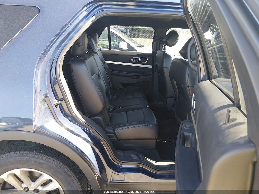 2017 Ford Explorer XLT photo 8