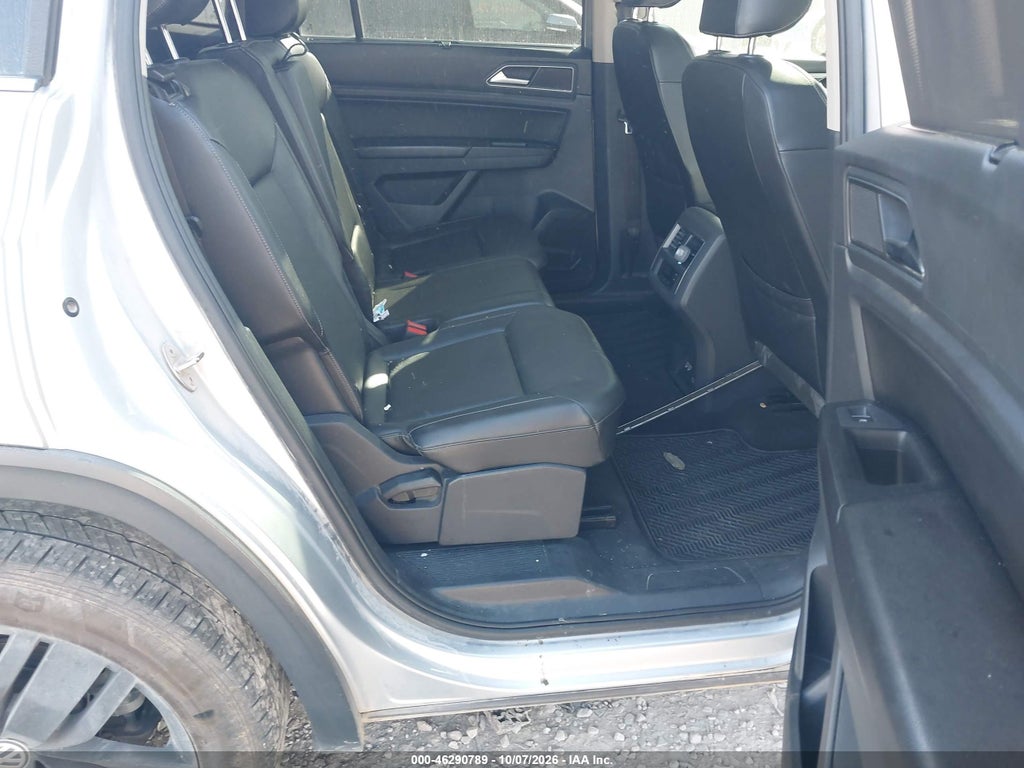 2018 Volkswagen Atlas 3.6L V6 SEL photo 8