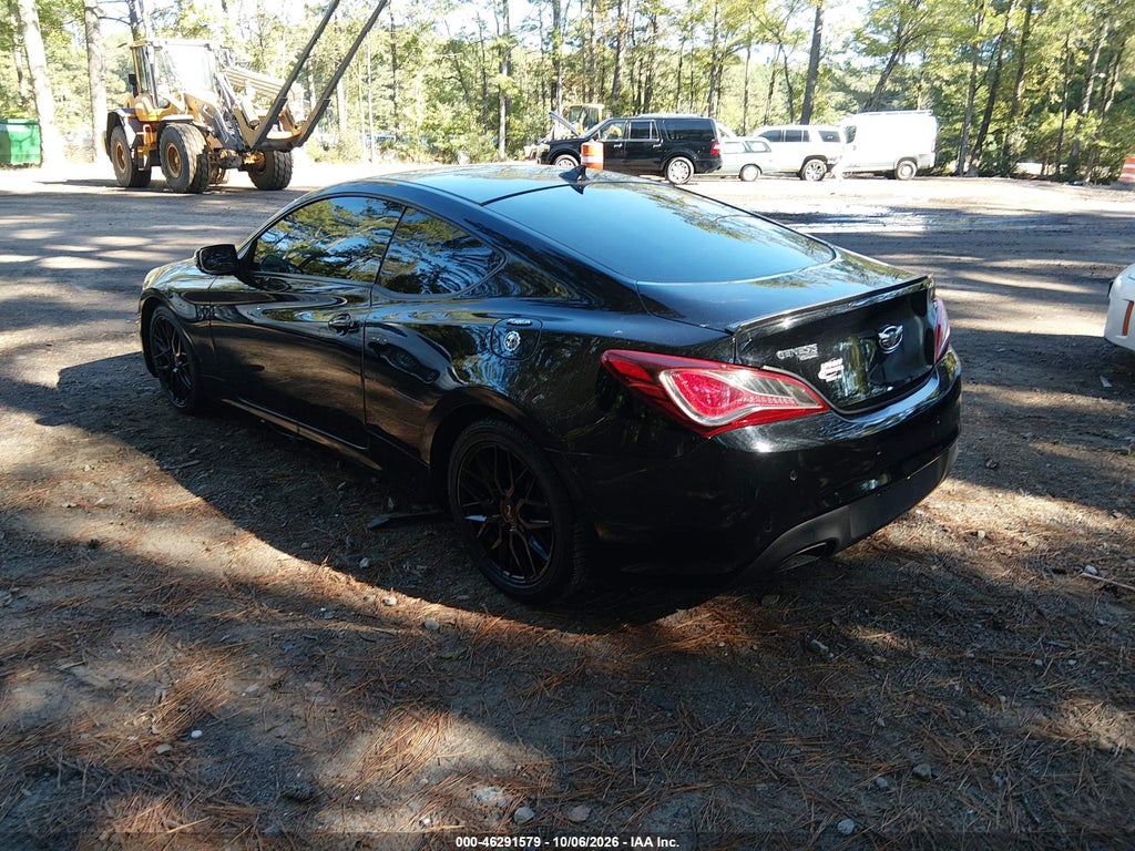 2013 Hyundai Genesis 3.8 Grand Touring photo 3