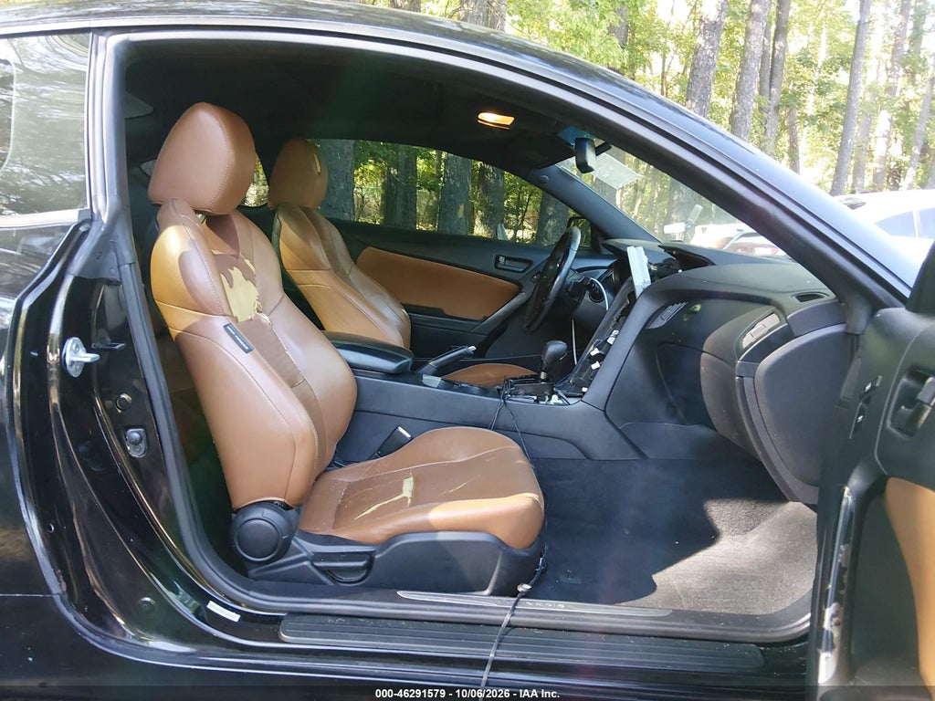 2013 Hyundai Genesis 3.8 Grand Touring photo 5