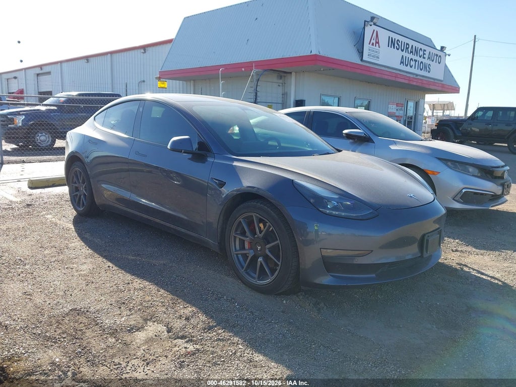 TESLA MODEL 3 2022
