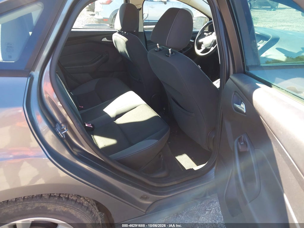 2014 Ford Focus SE photo 8