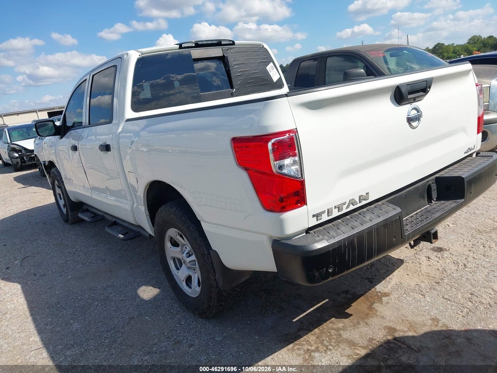 2020 Nissan Titan photo 3