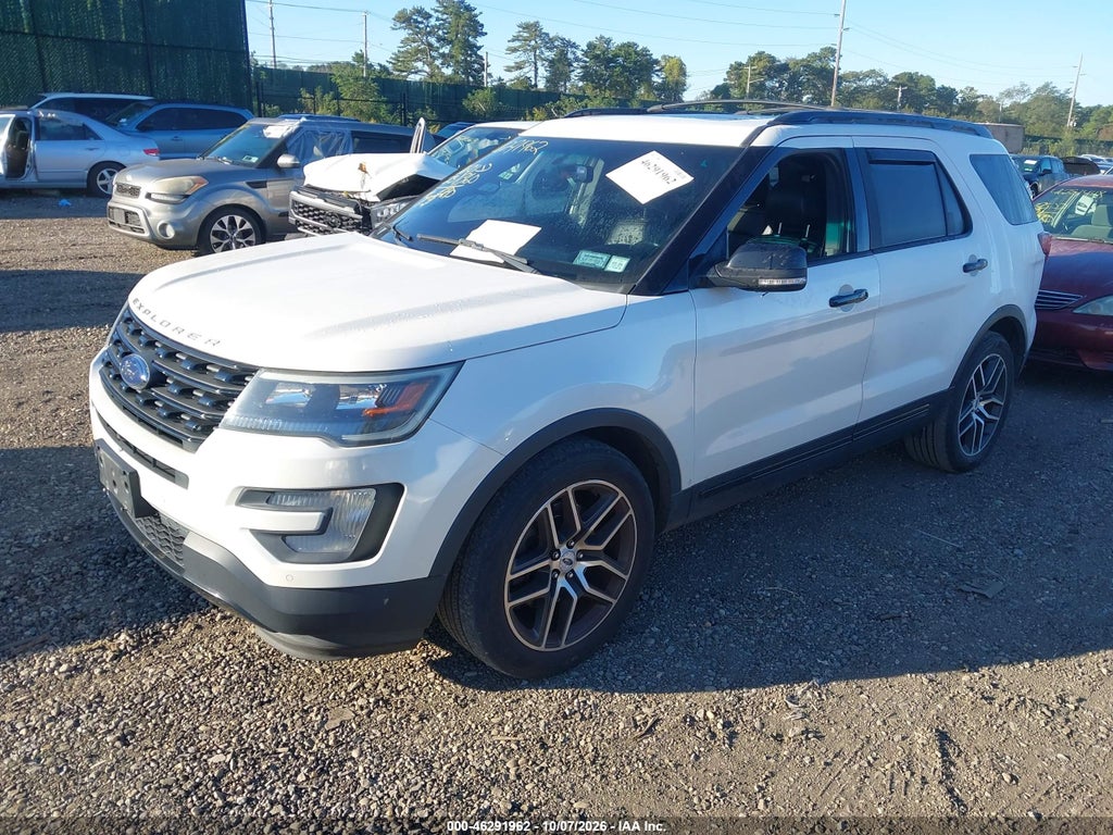 2016 Ford Explorer Sport photo 2