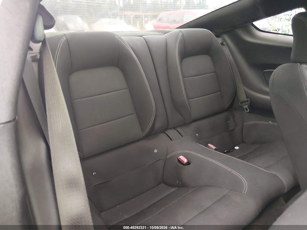 2016 Ford Mustang V6 photo 8