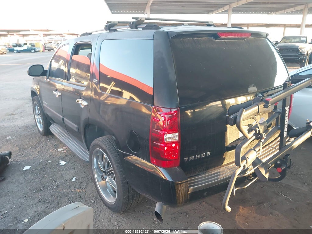 2007 Chevrolet Tahoe LTZ photo 3