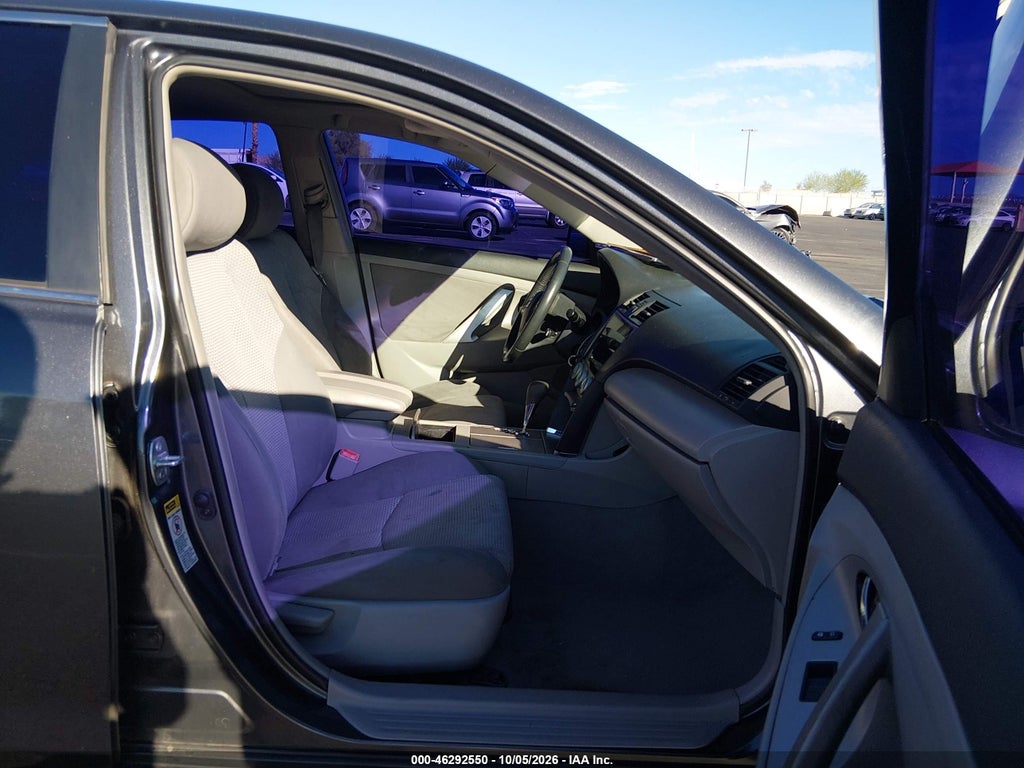 2007 Toyota Camry SE V6 photo 5