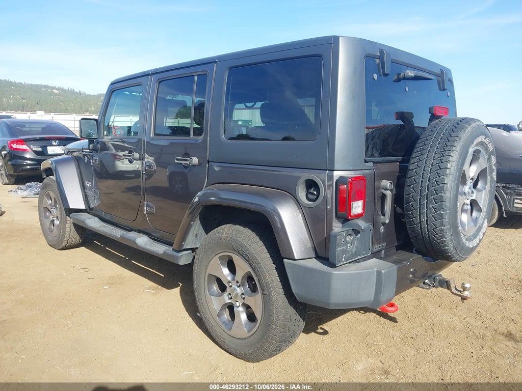 2016 Jeep Wrangler Unlimited Sahara photo 3