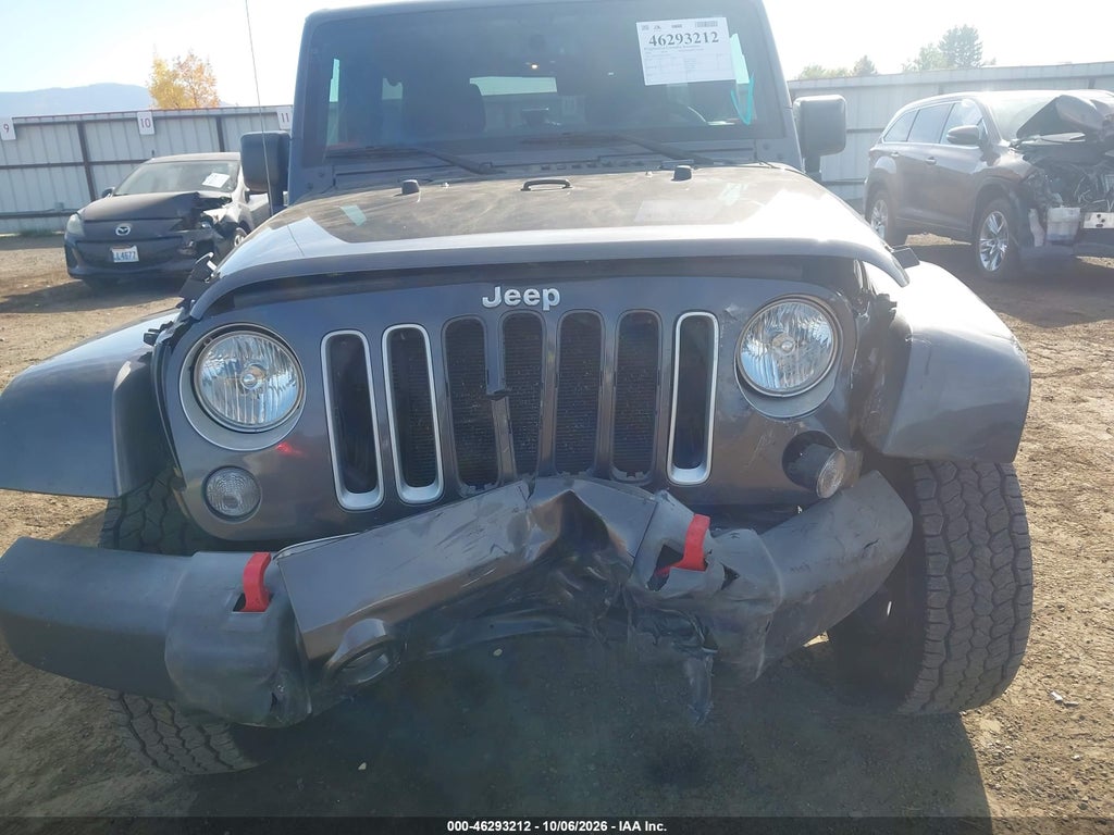 2016 Jeep Wrangler Unlimited Sahara photo 6