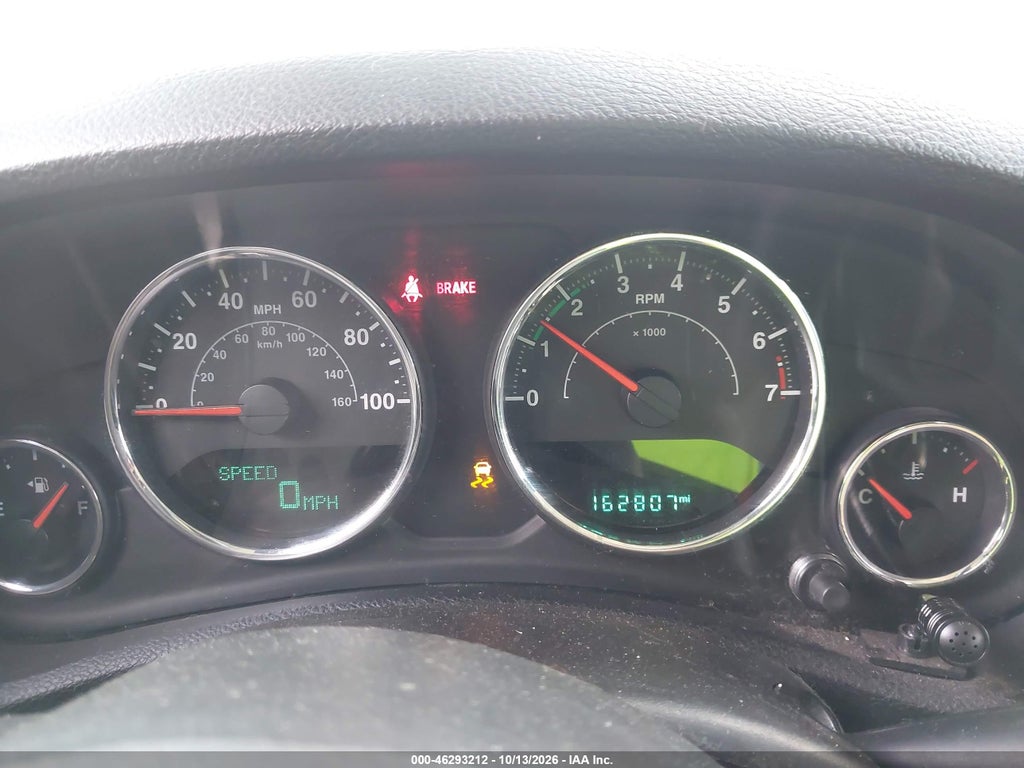 2016 Jeep Wrangler Unlimited Sahara photo 7